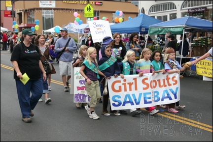 Solano Stroll Girls Scout Parade